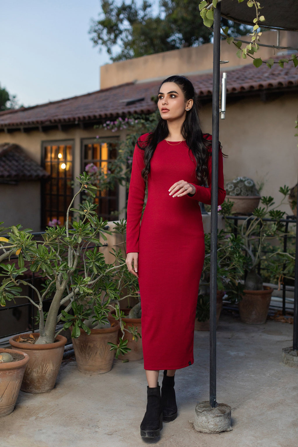 Women's rib burgandy roundneck bodycon. 