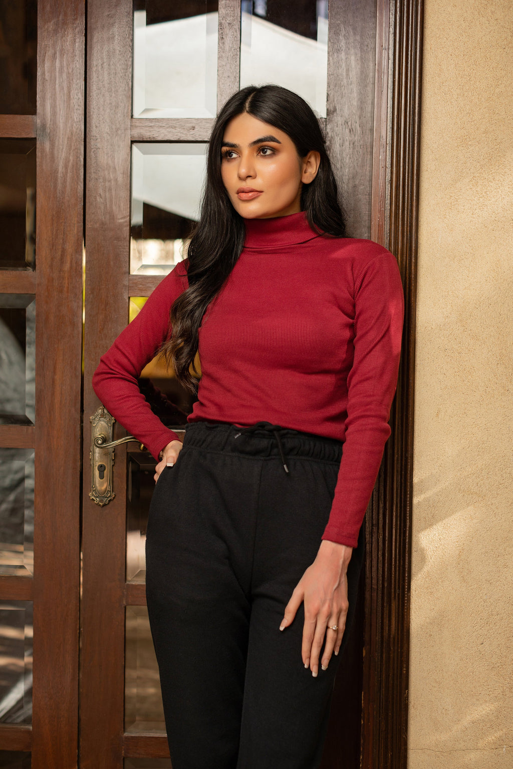 Women's burgandy rib highneck.