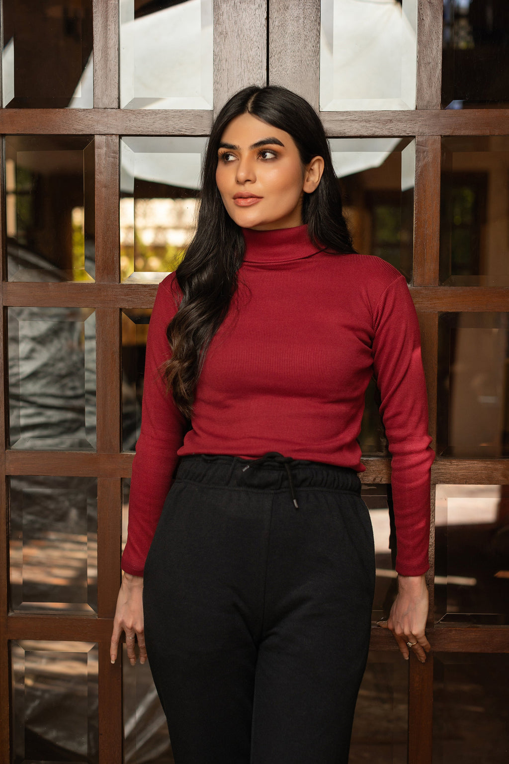 Women's burgandy rib highneck.