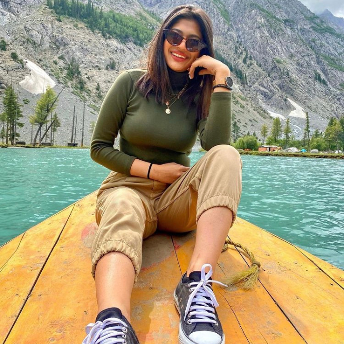 Women's green rib highneck.