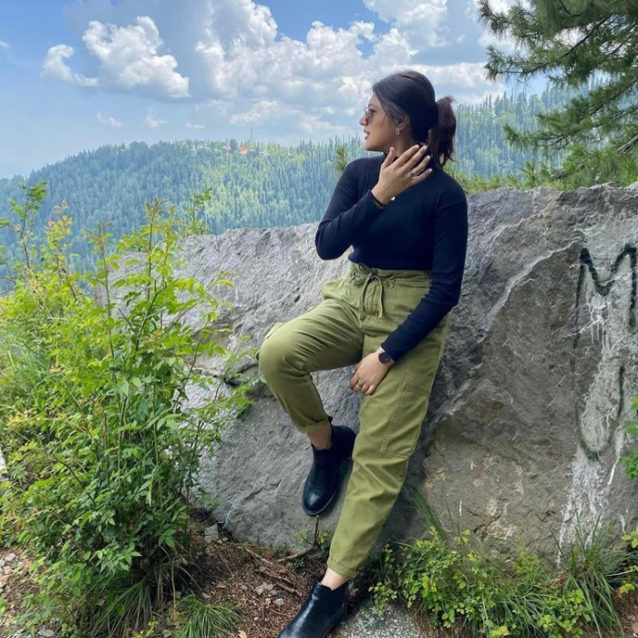 Women's black rib highneck.