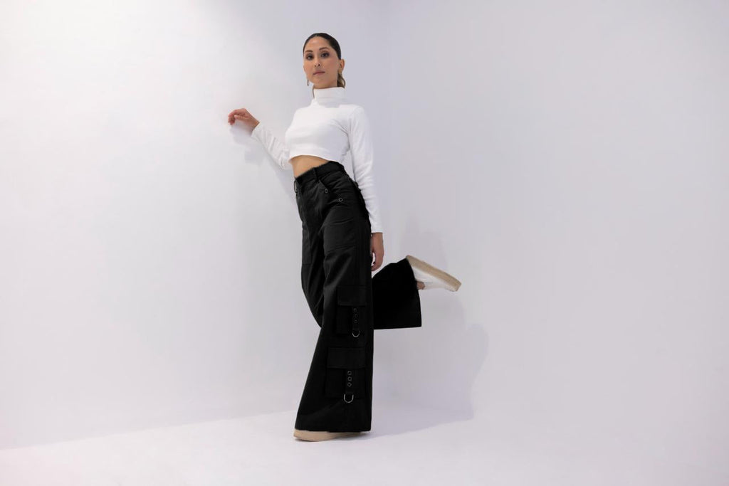 Black Venture Women's Cargo Pants