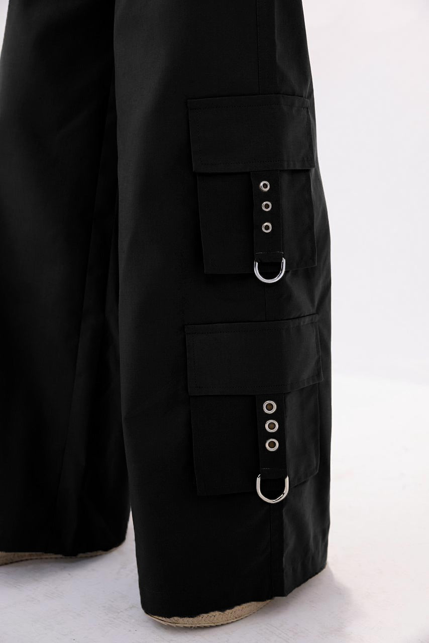 Black Venture Women's Cargo Pants