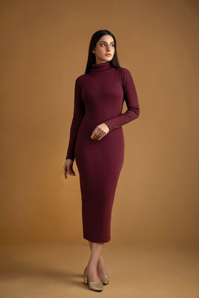 Women's rib maroon highneck bodycon. 