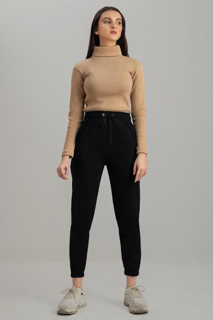 Women's caramel brown rib highneck.